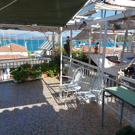 Nikos Rooms And Studios Poros Town Bagian luar foto