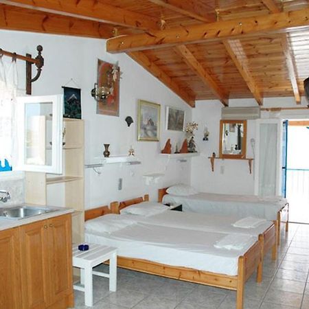 Nikos Rooms And Studios Poros Town Bagian luar foto