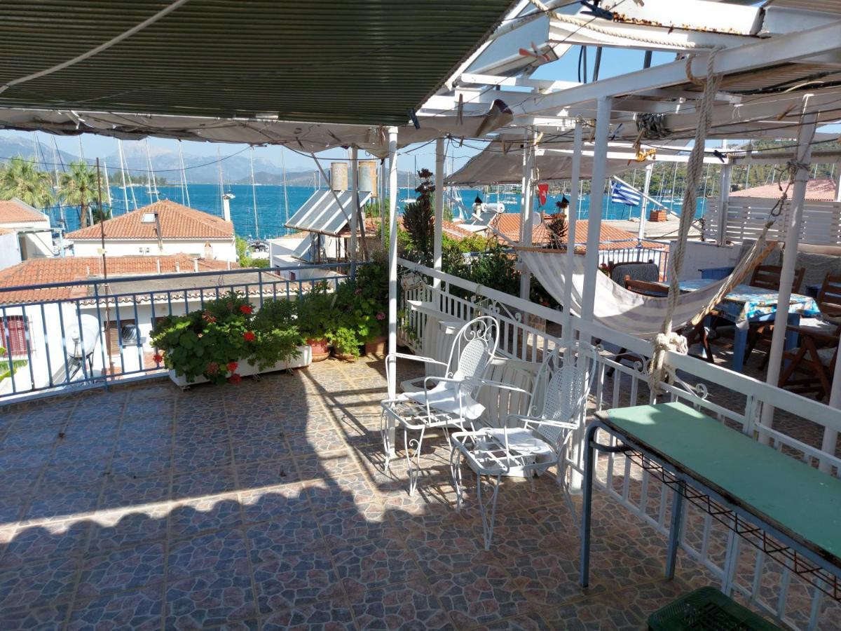 Nikos Rooms And Studios Poros Town Bagian luar foto